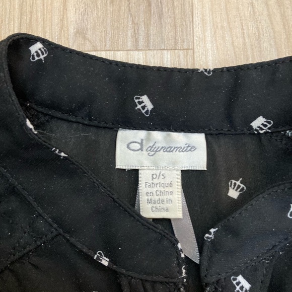 *Free with purchase!* Dynamite Blouse - Picture 4 of 9